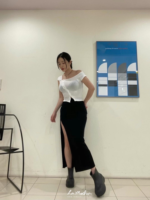 不對稱肩設計排釦上衣